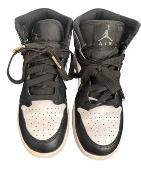 Nike Air Jordan 1 Retro High OG GS basketball sneakers black white Sz 5 Big Boy